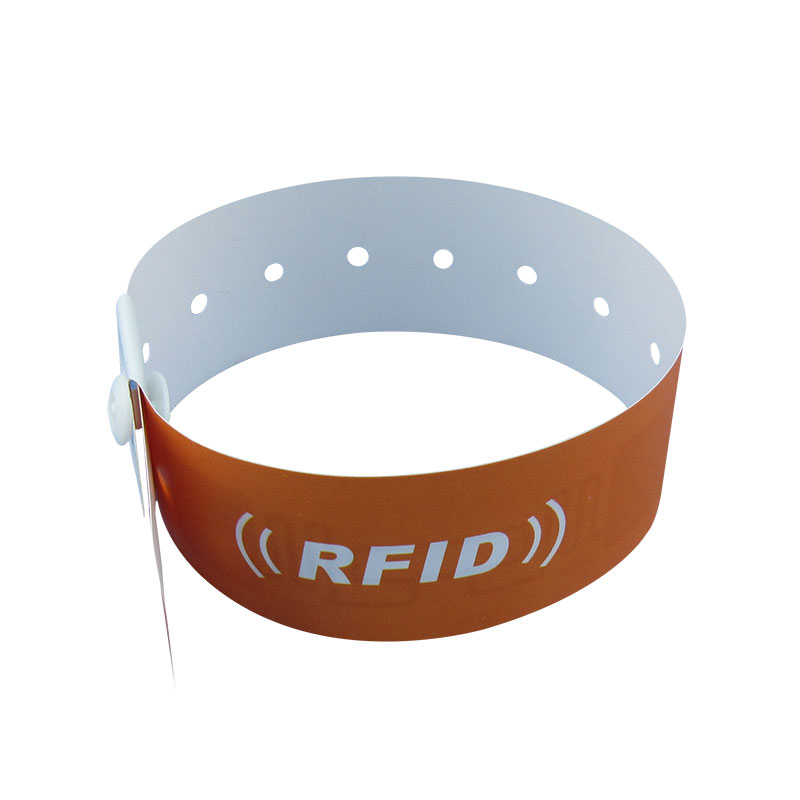 RFID リストバンドと識別リストバンドの違いは何ですか?